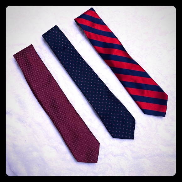 3/$20 Designer Silk Neckties - John Henry; Bergamo NY; Tiemart - Picture 1 of 12